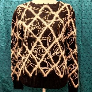 VTG Needleworks 1989 Women’s pullover Handknitted Floral Size Medium  beautiful